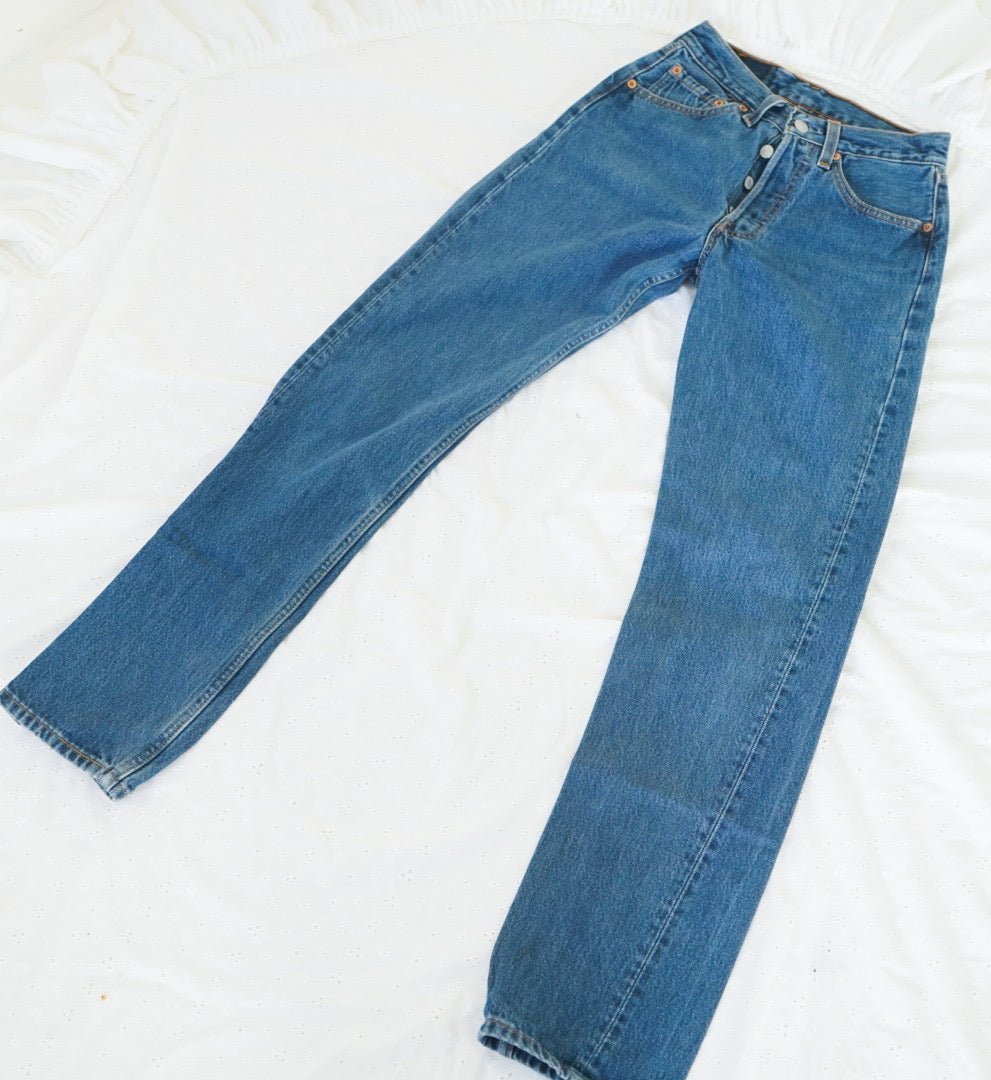 Vintage 90’s Med-Dark Wash Levi’s (23-24”)